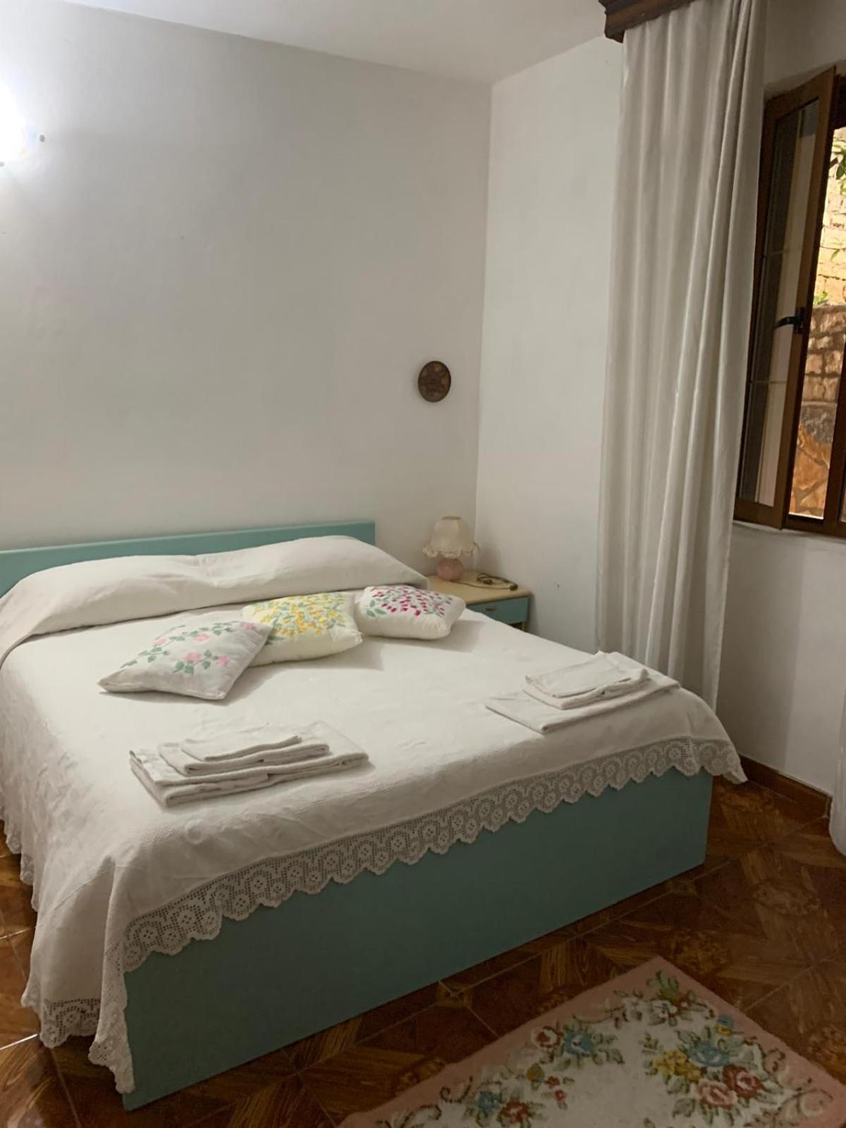 Guesthouse Villa Rosa Berat Rum bild