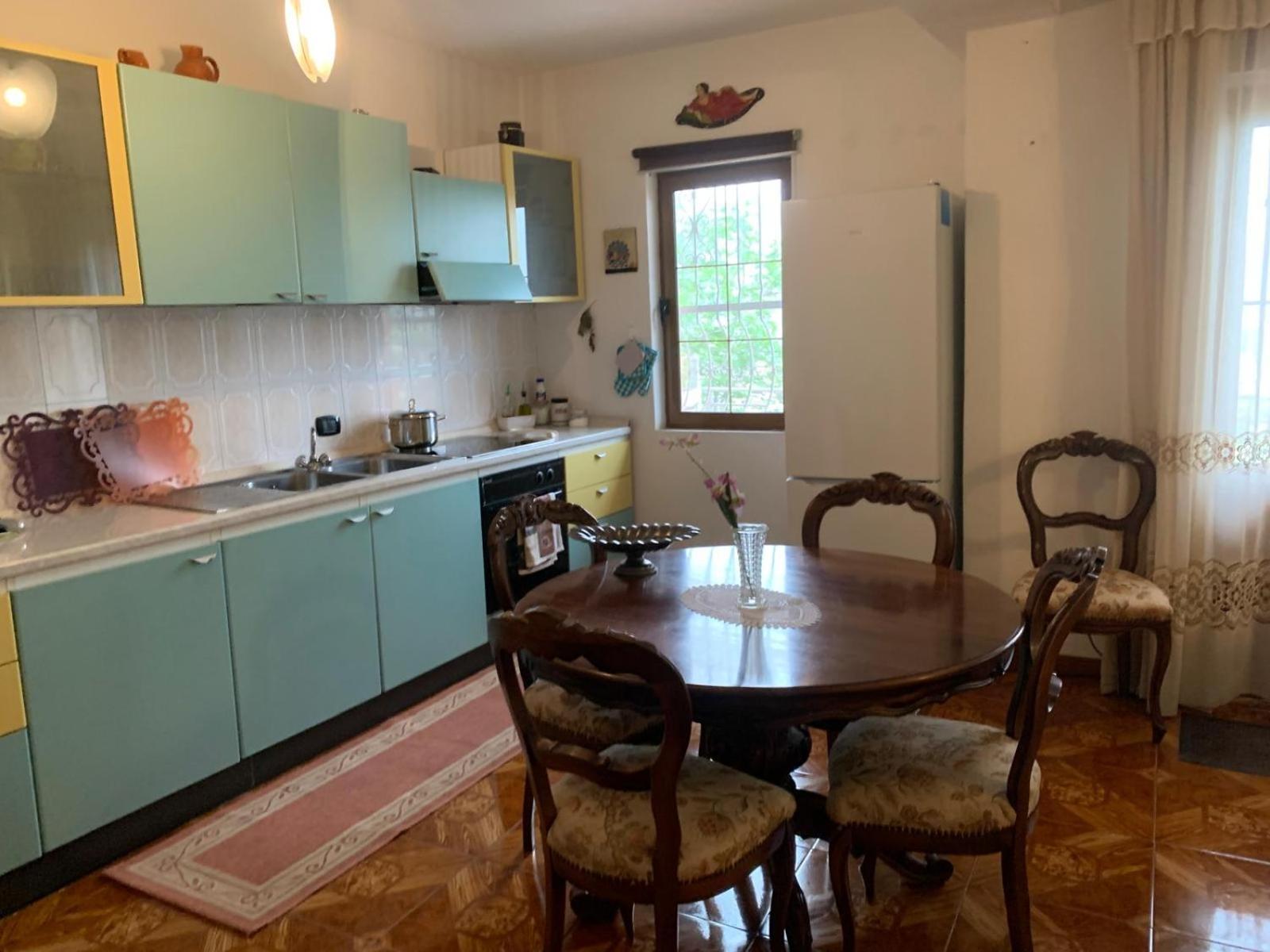 Guesthouse Villa Rosa Berat Rum bild