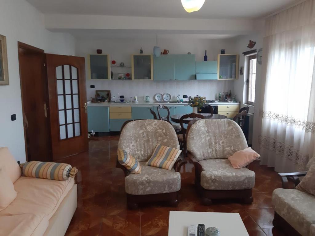 Guesthouse Villa Rosa Berat Rum bild